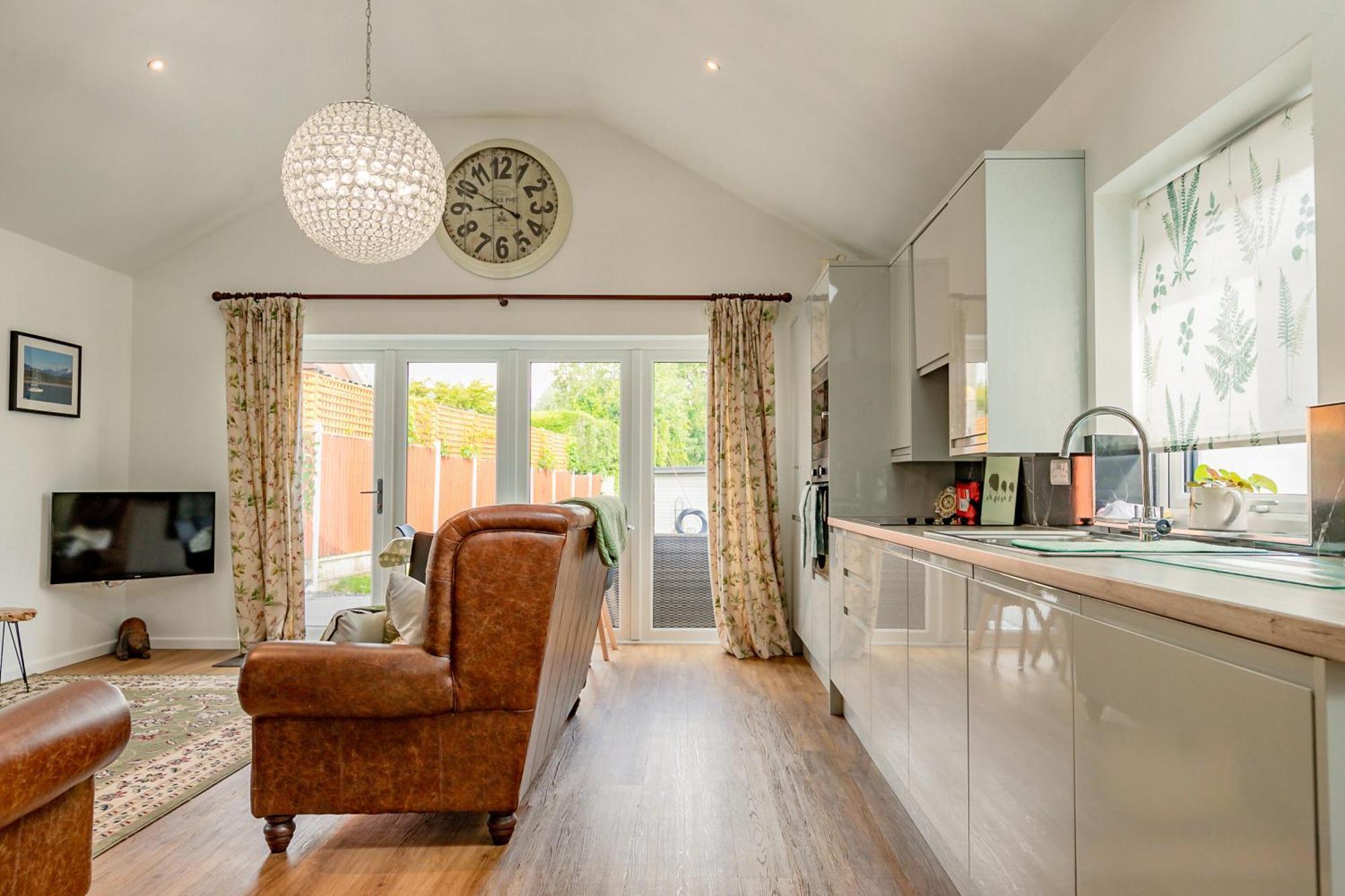 Guest Homes - Little Highlands * Tenbury