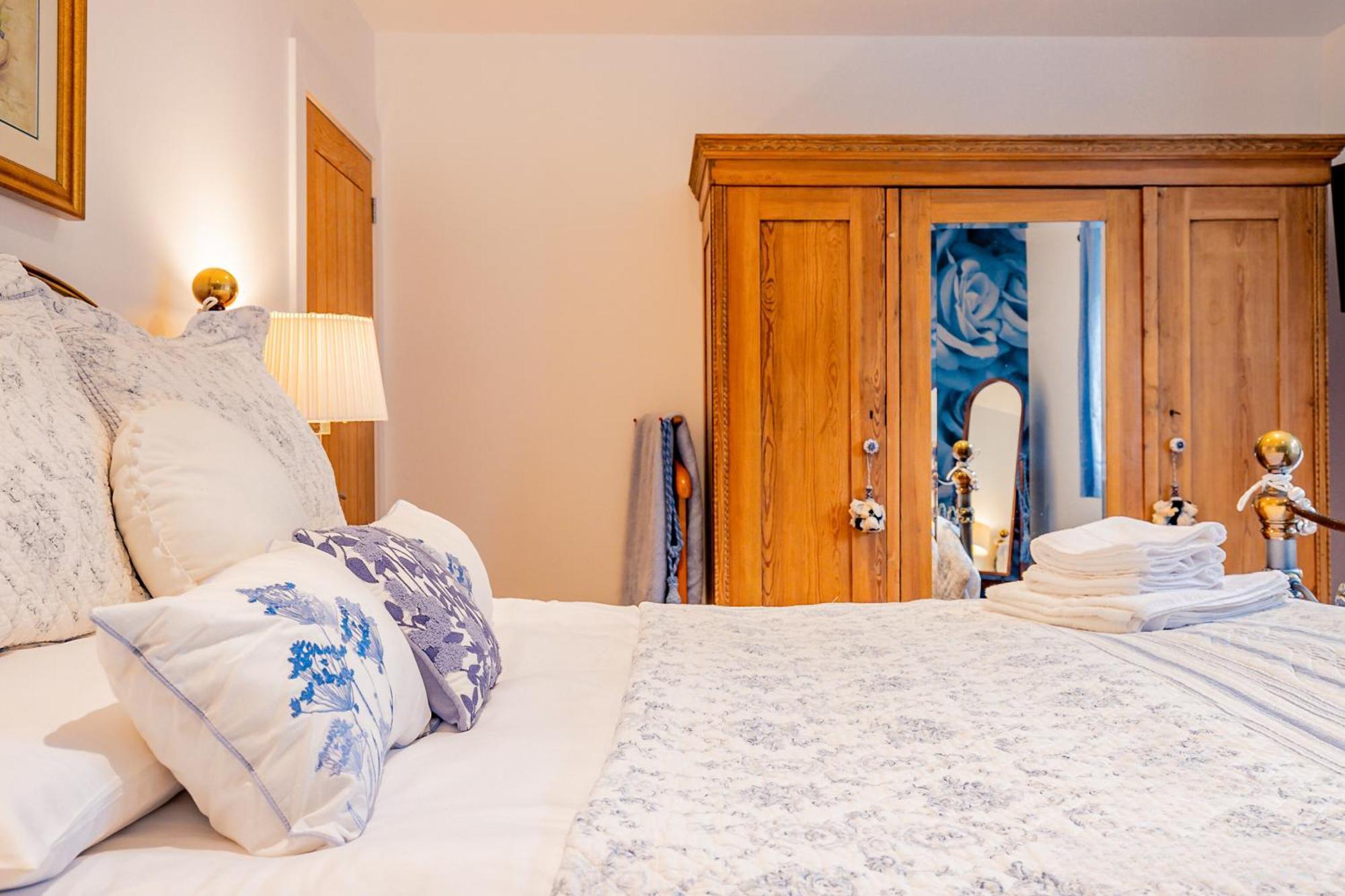 Guest Homes - Little Highlands * Tenbury