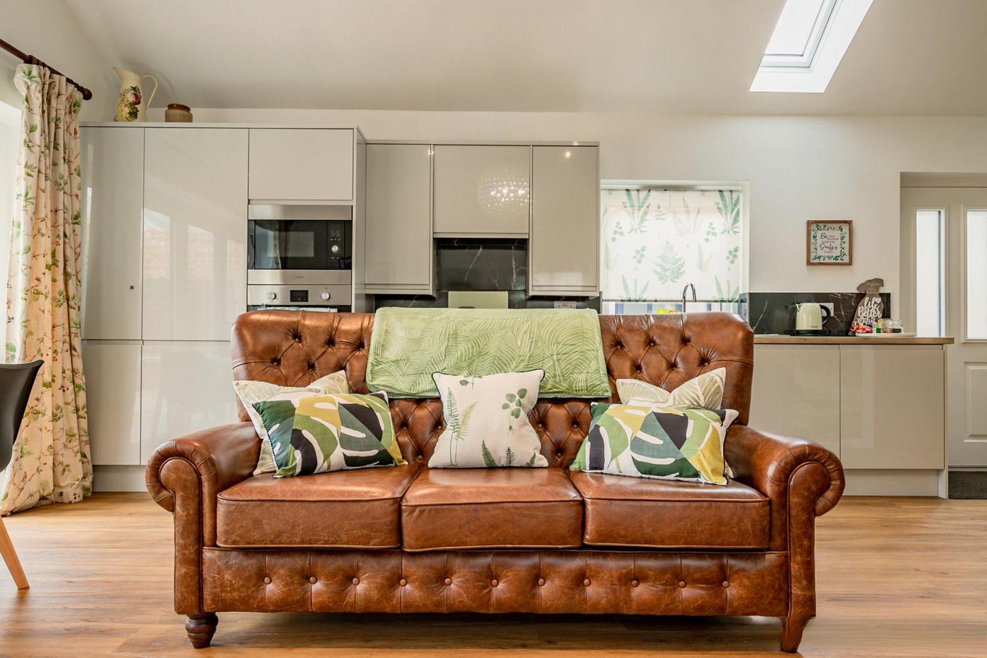 Guest Homes - Little Highlands Tenbury